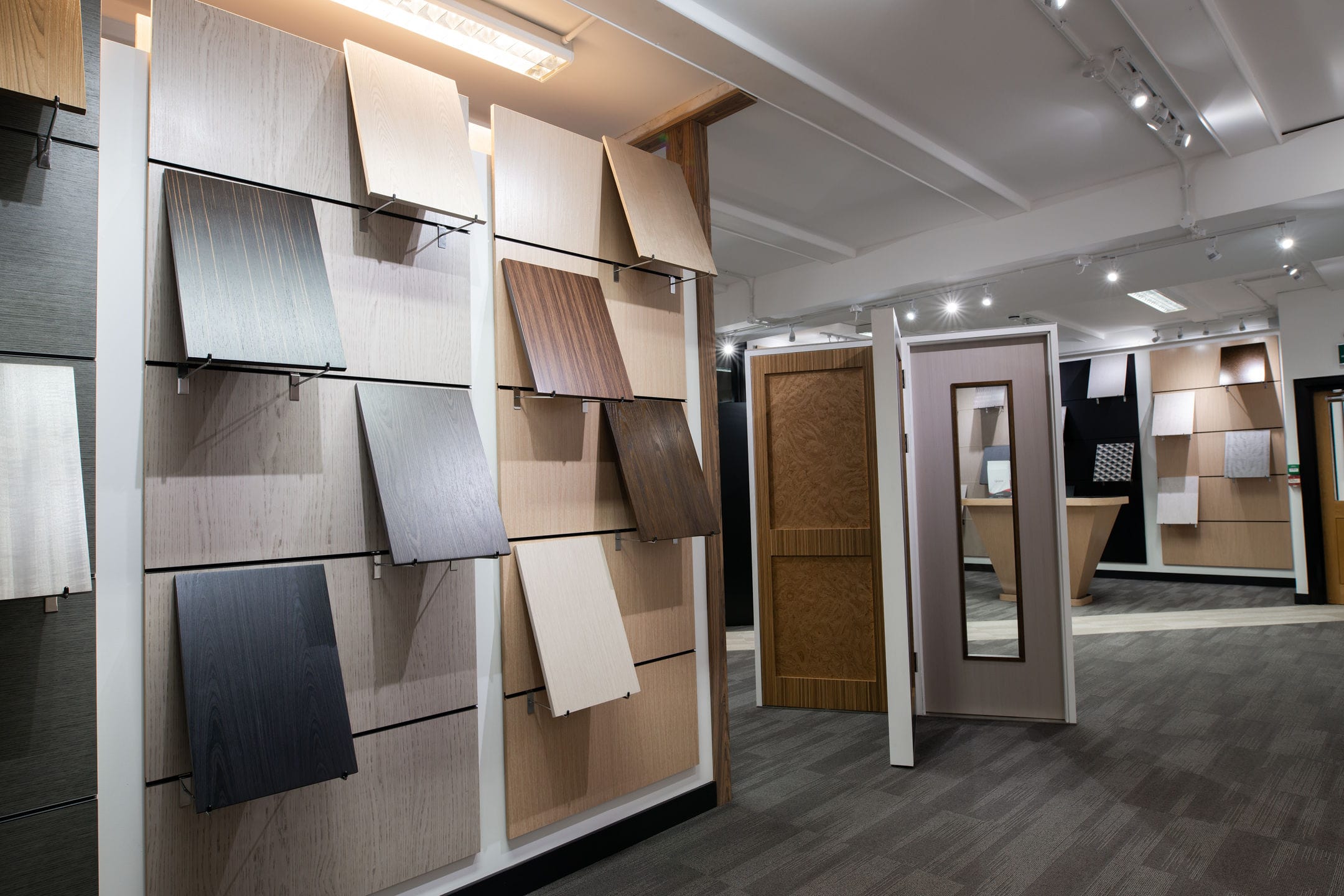 Wood veneer layon preparation